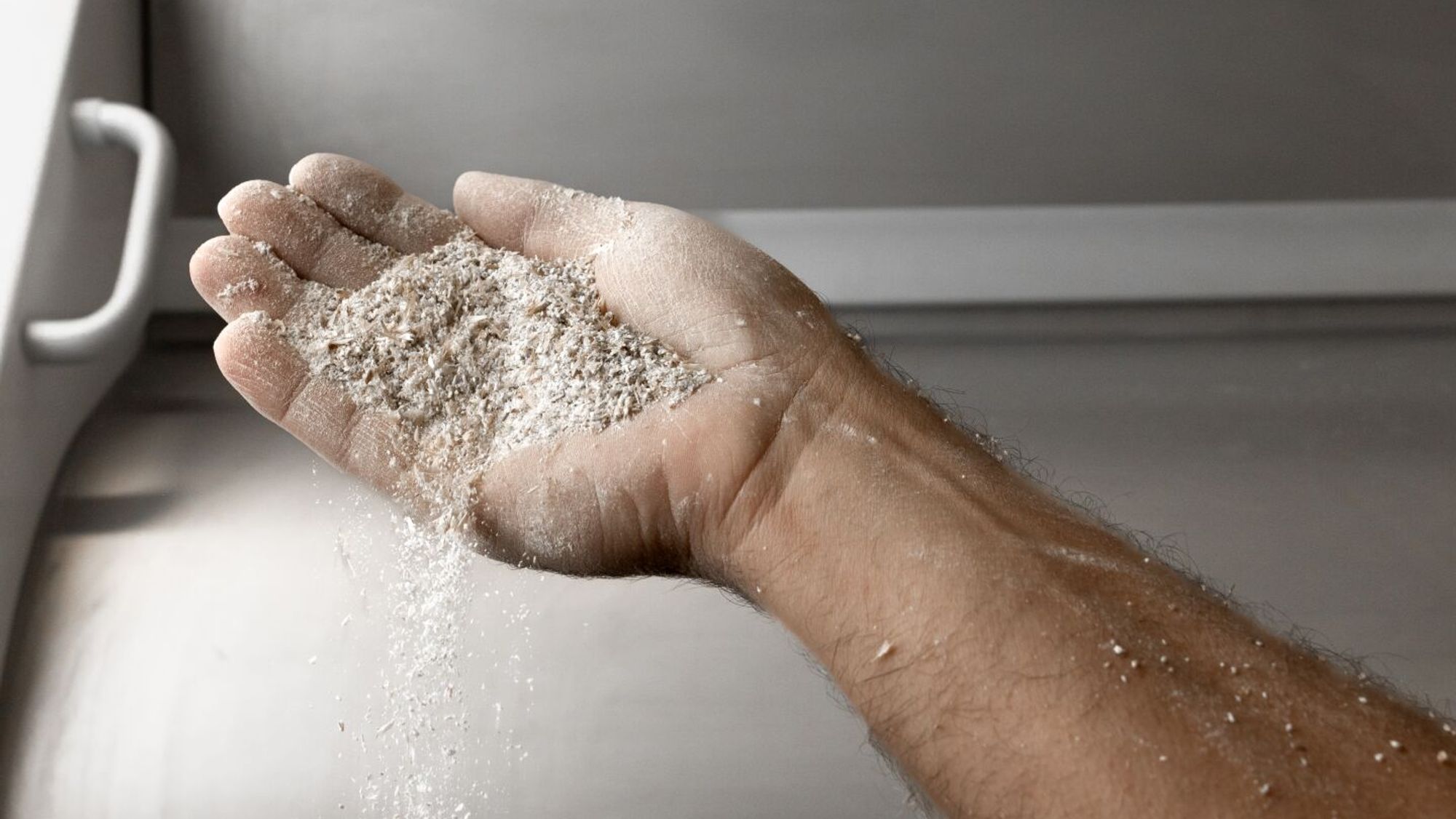 After grinding, the desired particle size is achieved. The intermediate material is now ready to be separated into the fractions.
