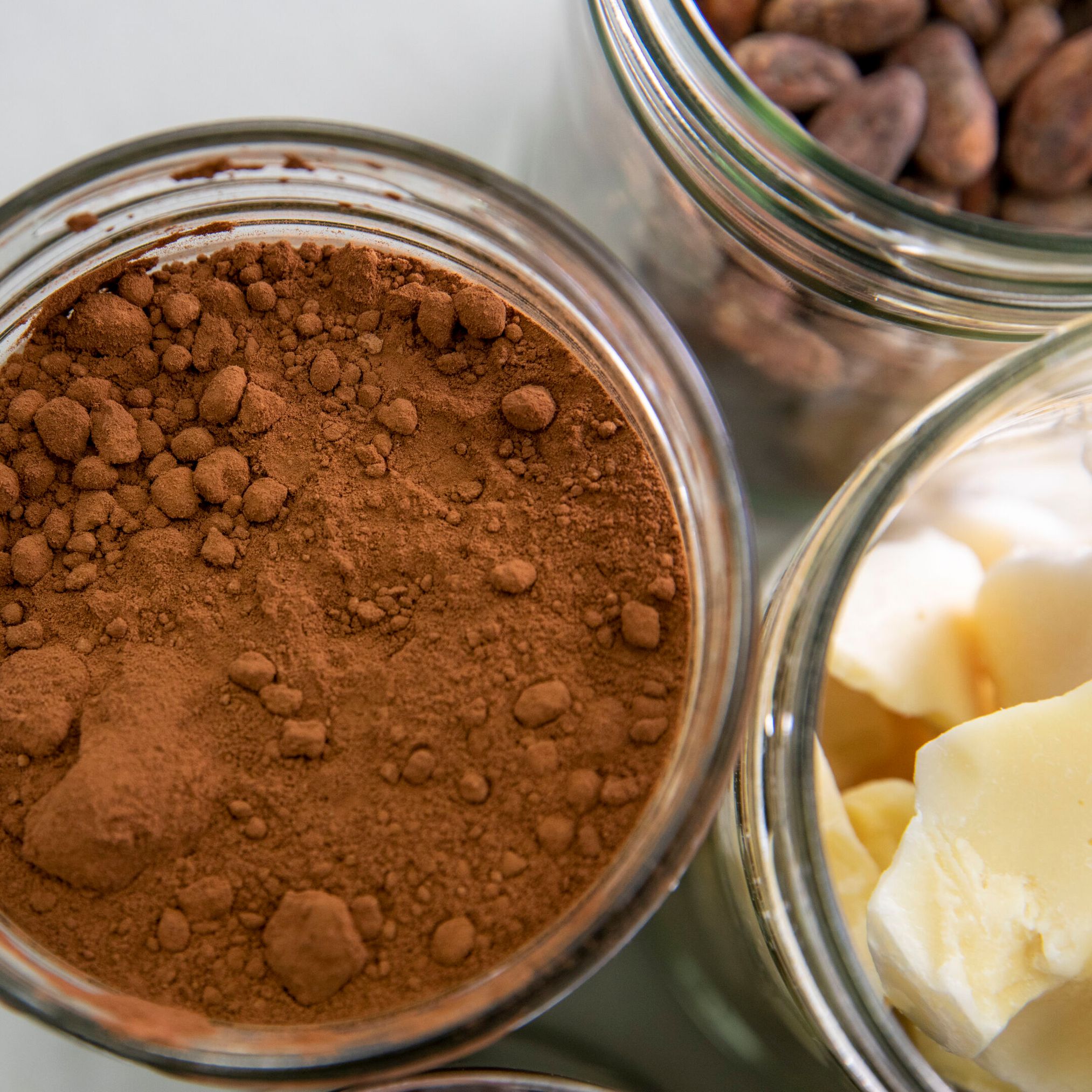In its plant, PRONATEC is the first company in Switzerland to produce all three organic cocoa semi-finished products, namely cocoa mass, butter and powder.